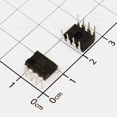 AT24C02N IC EEPROM 2Kbit 8-DIP